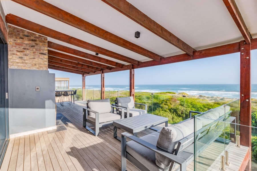 5 Bedroom Property for Sale in Myoli Beach Western Cape